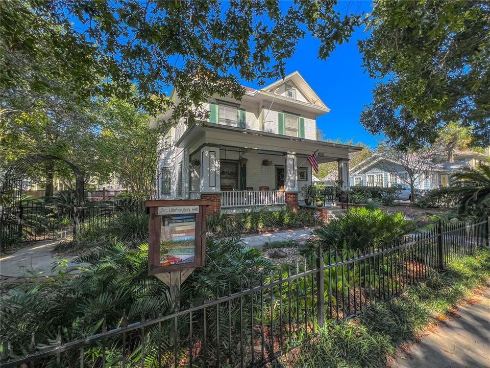 For Sale: $832,000 (4 beds, 2 baths, 2404 Square Feet)