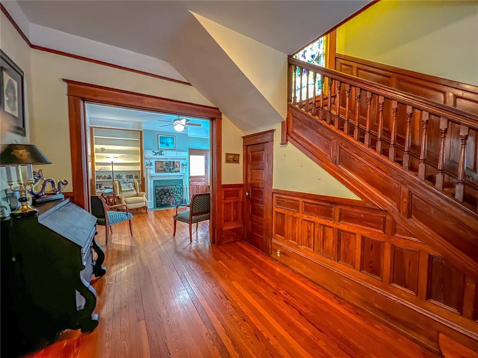 For Sale: $832,000 (4 beds, 2 baths, 2404 Square Feet)