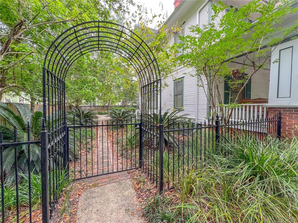 For Sale: $832,000 (4 beds, 2 baths, 2404 Square Feet)