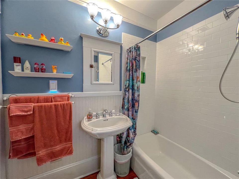 For Sale: $832,000 (4 beds, 2 baths, 2404 Square Feet)