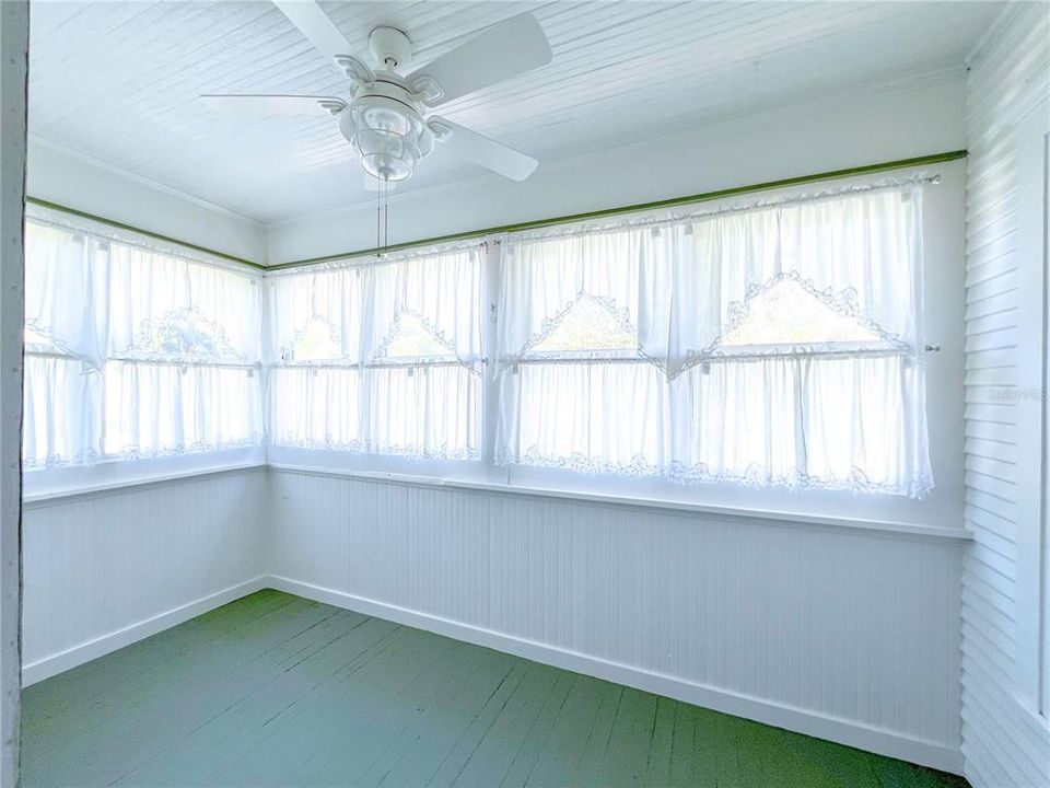 For Sale: $832,000 (4 beds, 2 baths, 2404 Square Feet)