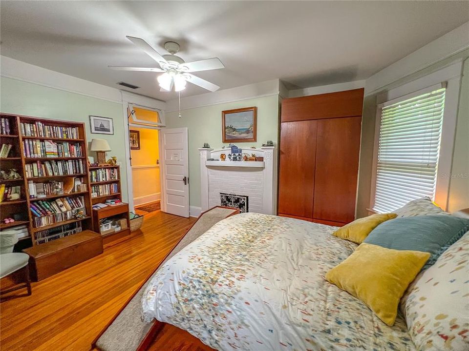 For Sale: $832,000 (4 beds, 2 baths, 2404 Square Feet)