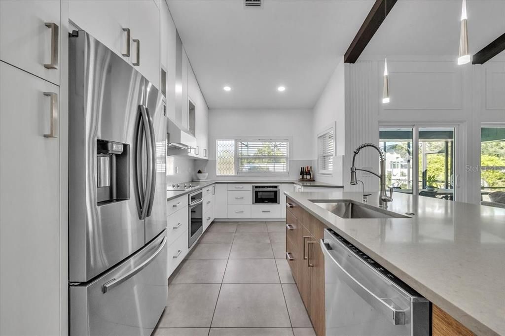 En Venta: $999,900 (6 camas, 5 baños, 3963 Pies cuadrados)