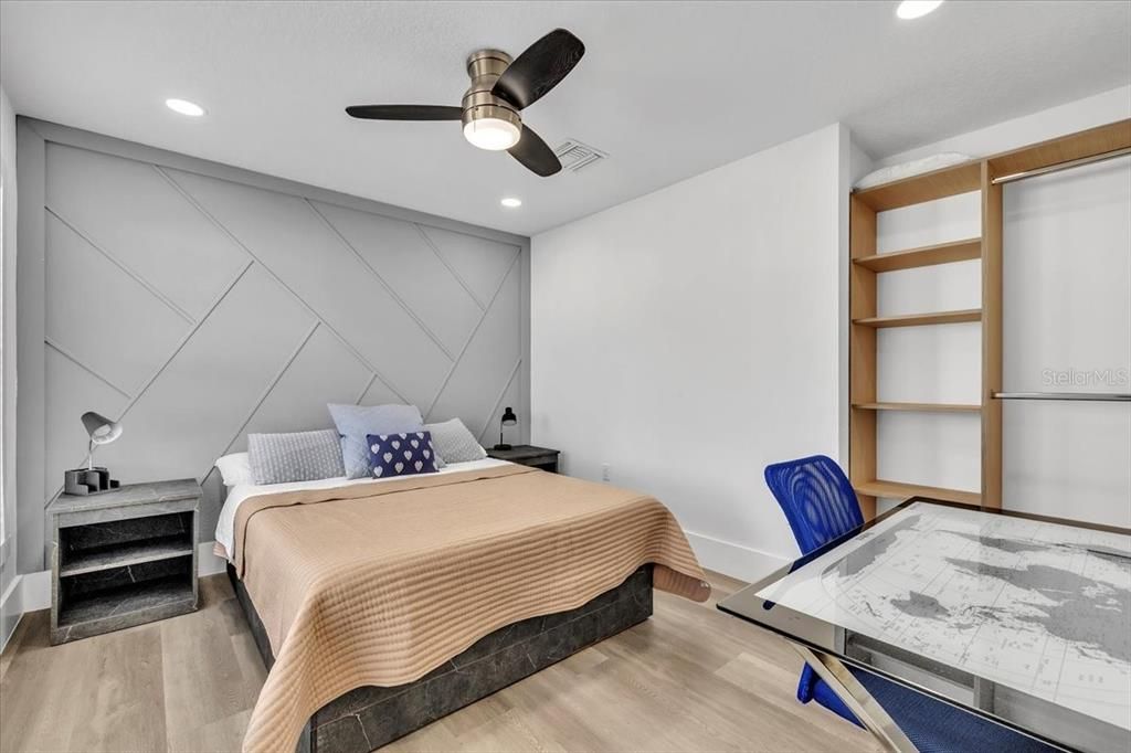 En Venta: $999,900 (6 camas, 5 baños, 3963 Pies cuadrados)