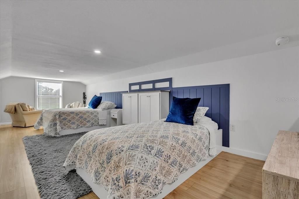 En Venta: $999,900 (6 camas, 5 baños, 3963 Pies cuadrados)