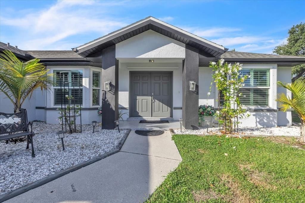 En Venta: $999,900 (6 camas, 5 baños, 3963 Pies cuadrados)