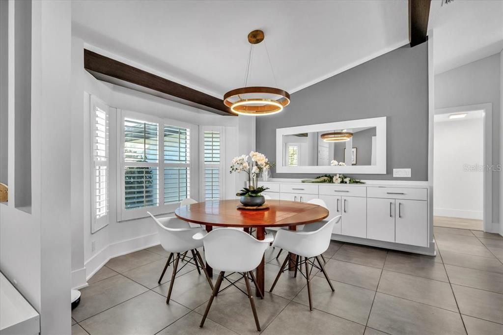 En Venta: $999,900 (6 camas, 5 baños, 3963 Pies cuadrados)