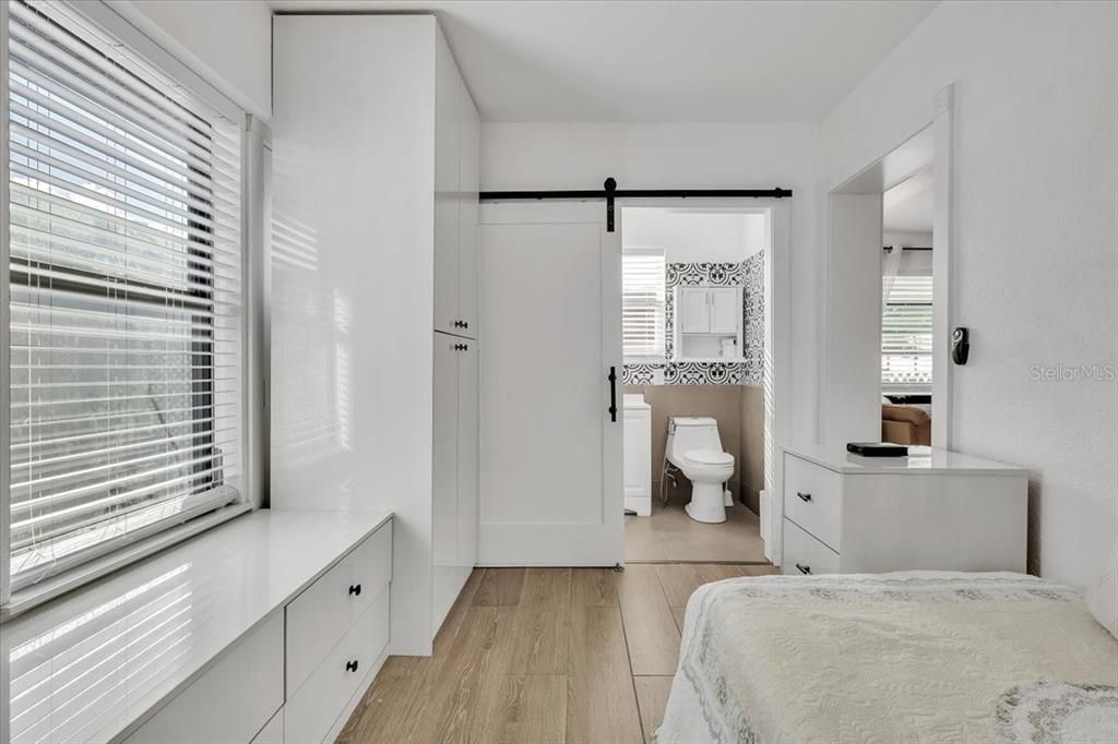 En Venta: $999,900 (6 camas, 5 baños, 3963 Pies cuadrados)