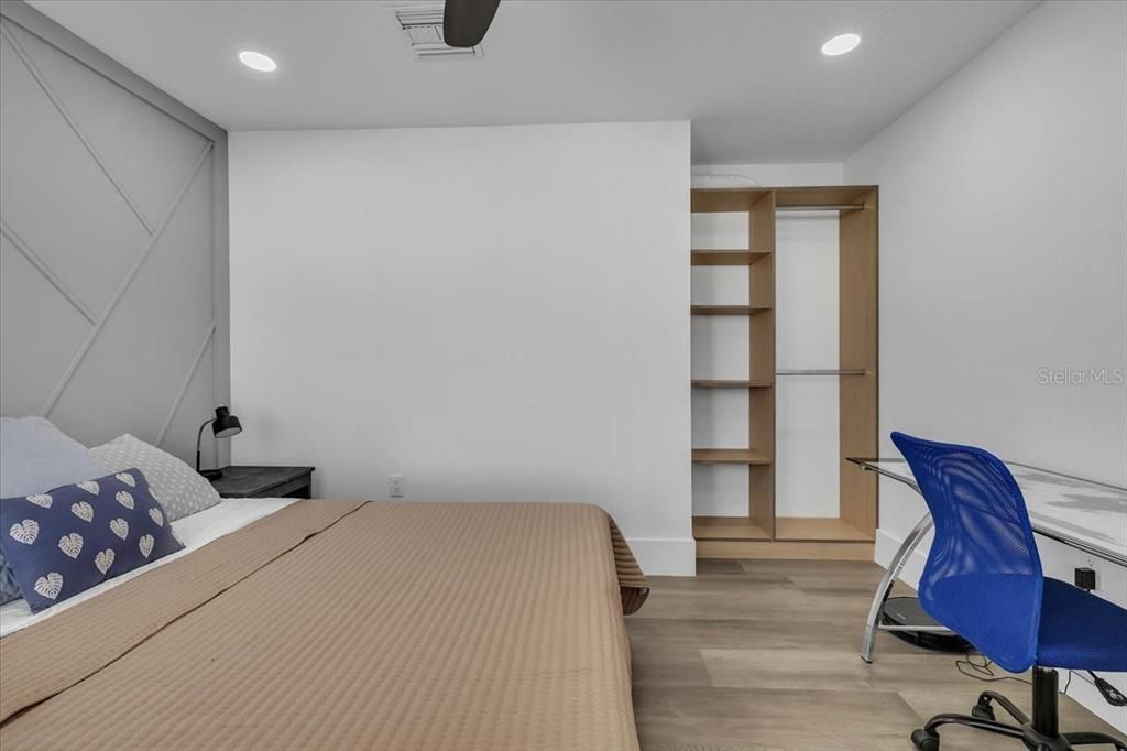 En Venta: $999,900 (6 camas, 5 baños, 3963 Pies cuadrados)