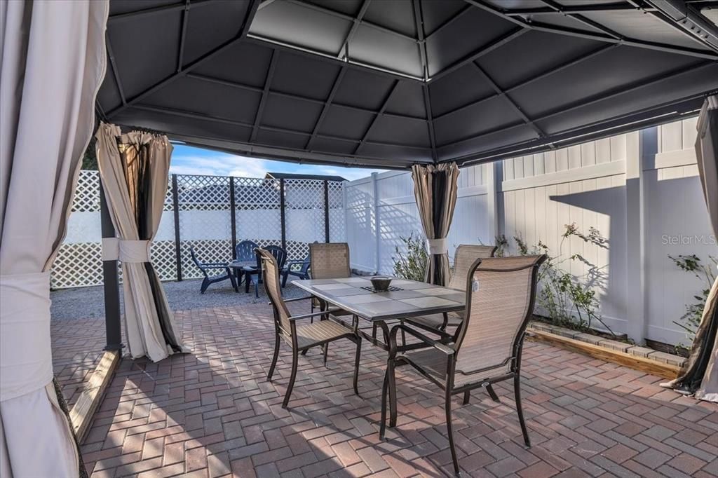 En Venta: $999,900 (6 camas, 5 baños, 3963 Pies cuadrados)