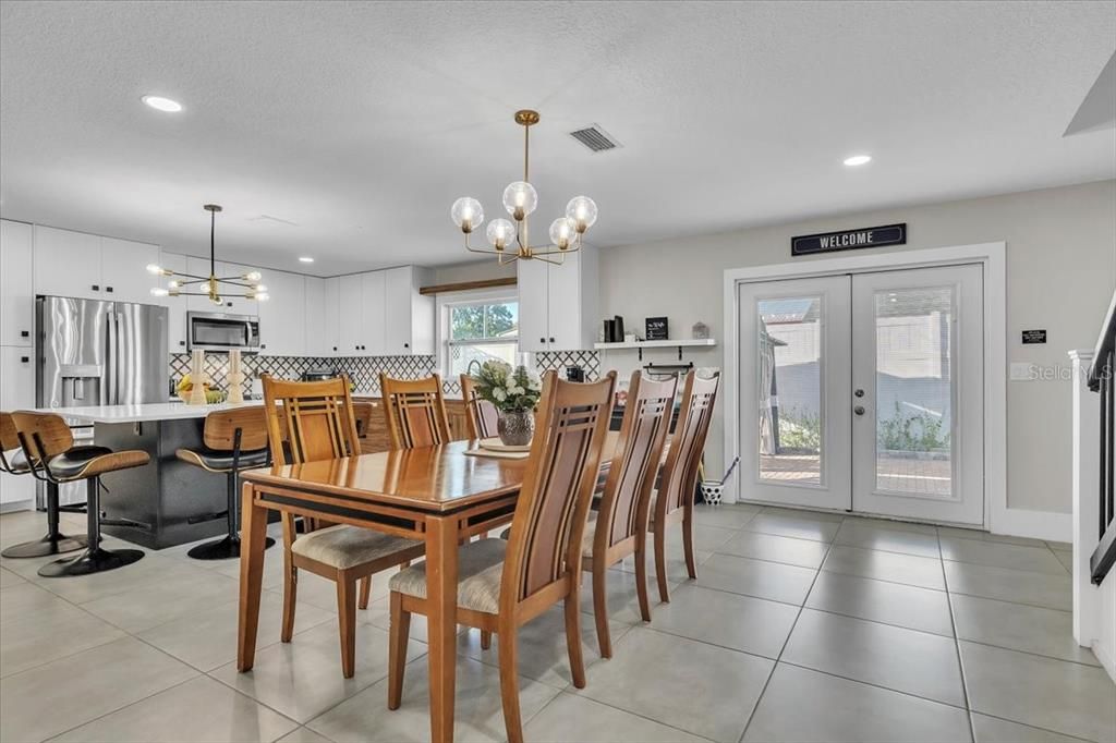 En Venta: $999,900 (6 camas, 5 baños, 3963 Pies cuadrados)