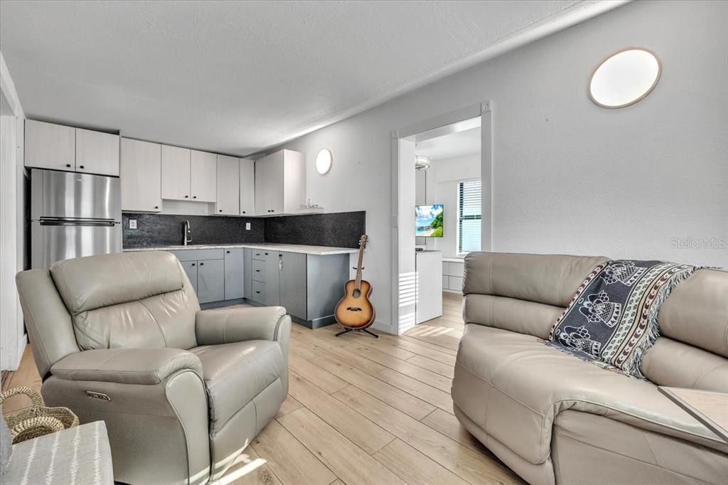 En Venta: $999,900 (6 camas, 5 baños, 3963 Pies cuadrados)