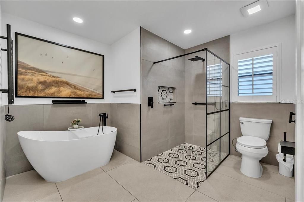 En Venta: $999,900 (6 camas, 5 baños, 3963 Pies cuadrados)