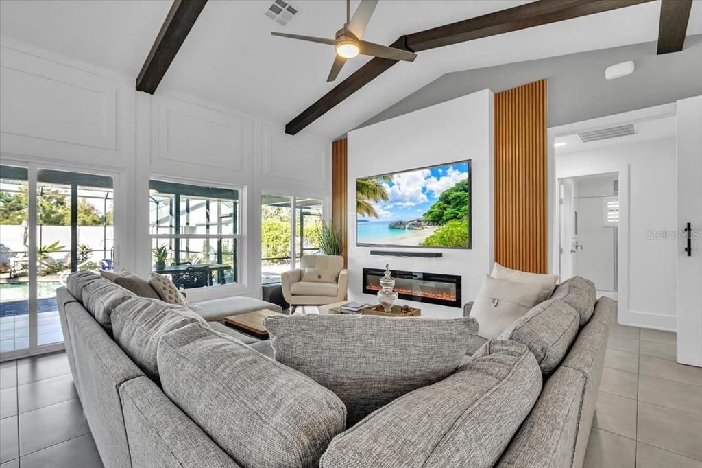 En Venta: $999,900 (6 camas, 5 baños, 3963 Pies cuadrados)