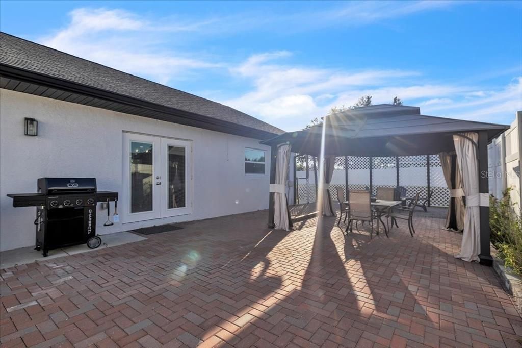 En Venta: $999,900 (6 camas, 5 baños, 3963 Pies cuadrados)