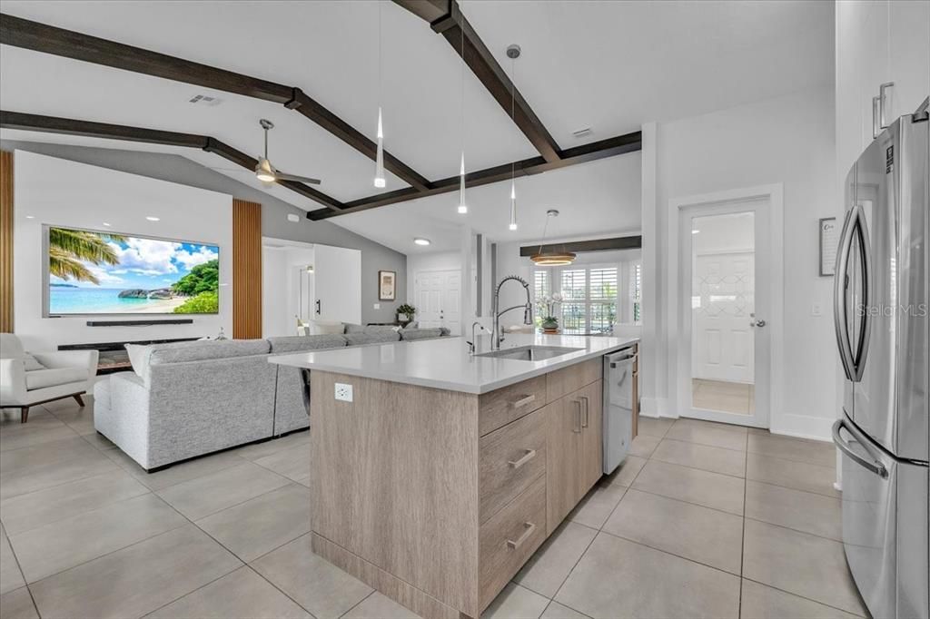 En Venta: $999,900 (6 camas, 5 baños, 3963 Pies cuadrados)