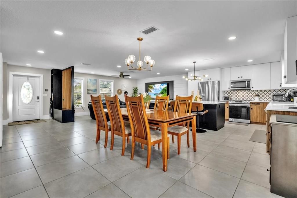 En Venta: $999,900 (6 camas, 5 baños, 3963 Pies cuadrados)