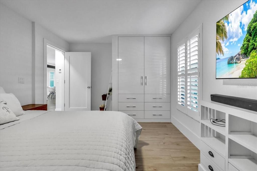 En Venta: $999,900 (6 camas, 5 baños, 3963 Pies cuadrados)