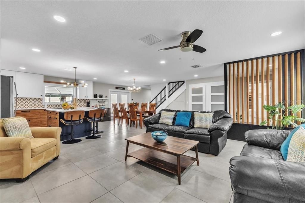 En Venta: $999,900 (6 camas, 5 baños, 3963 Pies cuadrados)