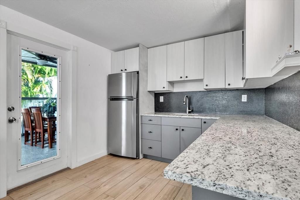 En Venta: $999,900 (6 camas, 5 baños, 3963 Pies cuadrados)