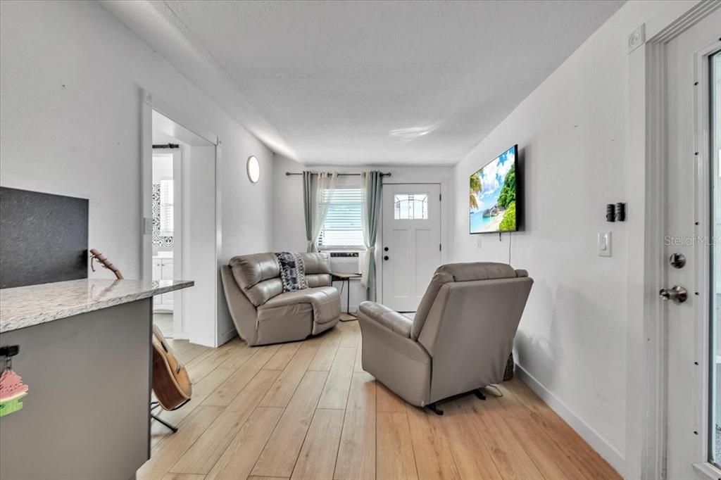 En Venta: $999,900 (6 camas, 5 baños, 3963 Pies cuadrados)