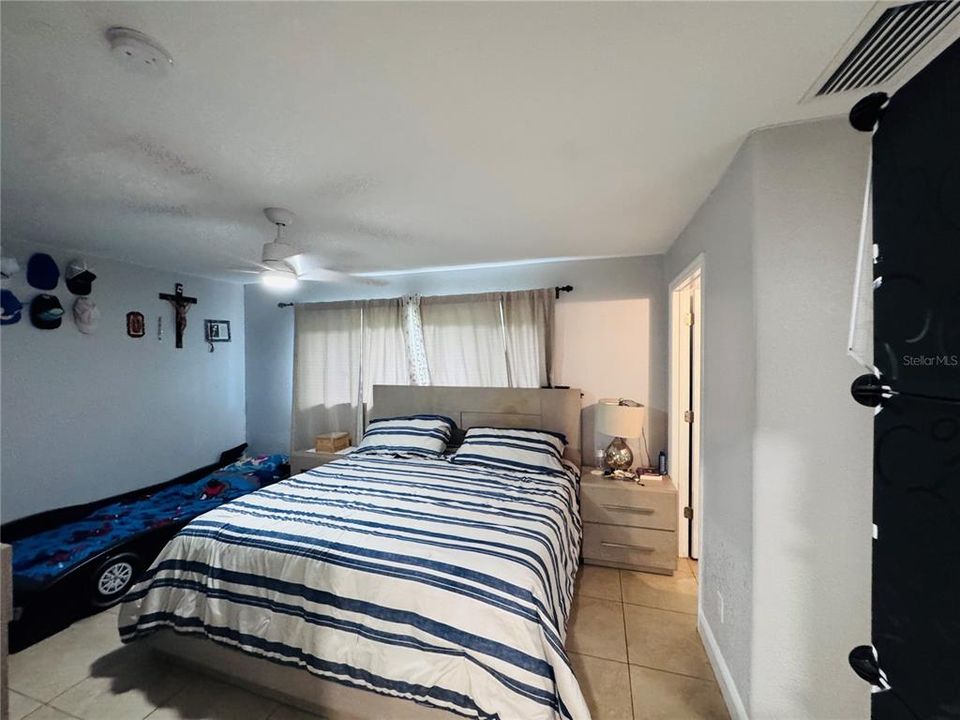 For Sale: $399,000 (3 beds, 2 baths, 1811 Square Feet)