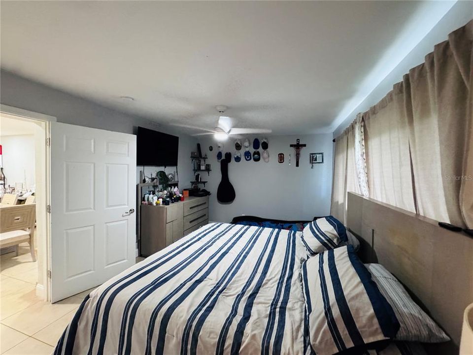 For Sale: $399,000 (3 beds, 2 baths, 1811 Square Feet)