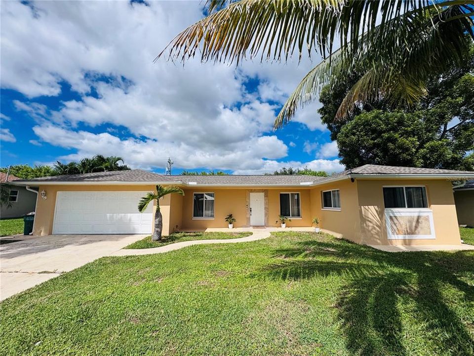 For Sale: $399,000 (3 beds, 2 baths, 1811 Square Feet)