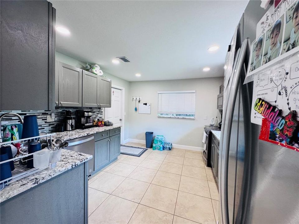 For Sale: $399,000 (3 beds, 2 baths, 1811 Square Feet)