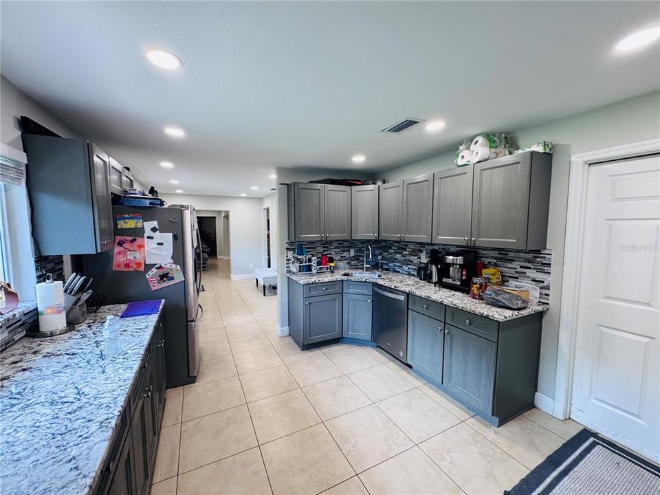 For Sale: $399,000 (3 beds, 2 baths, 1811 Square Feet)