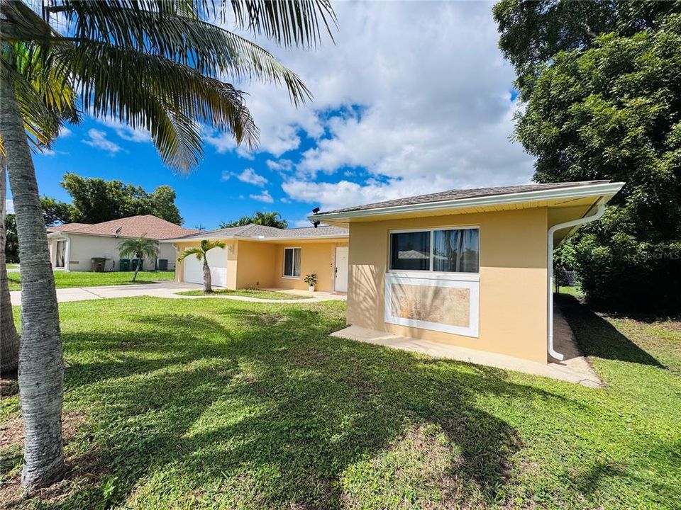 For Sale: $399,000 (3 beds, 2 baths, 1811 Square Feet)