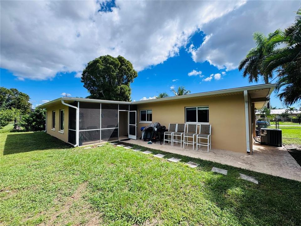 For Sale: $399,000 (3 beds, 2 baths, 1811 Square Feet)