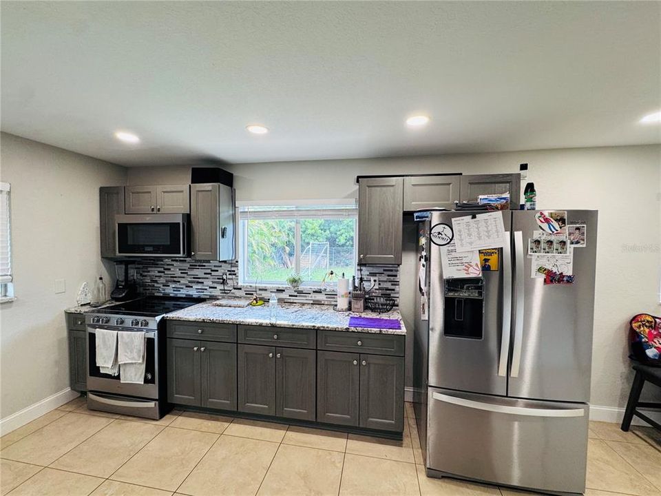 For Sale: $399,000 (3 beds, 2 baths, 1811 Square Feet)