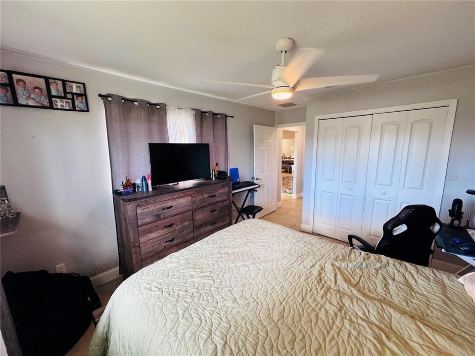 For Sale: $399,000 (3 beds, 2 baths, 1811 Square Feet)