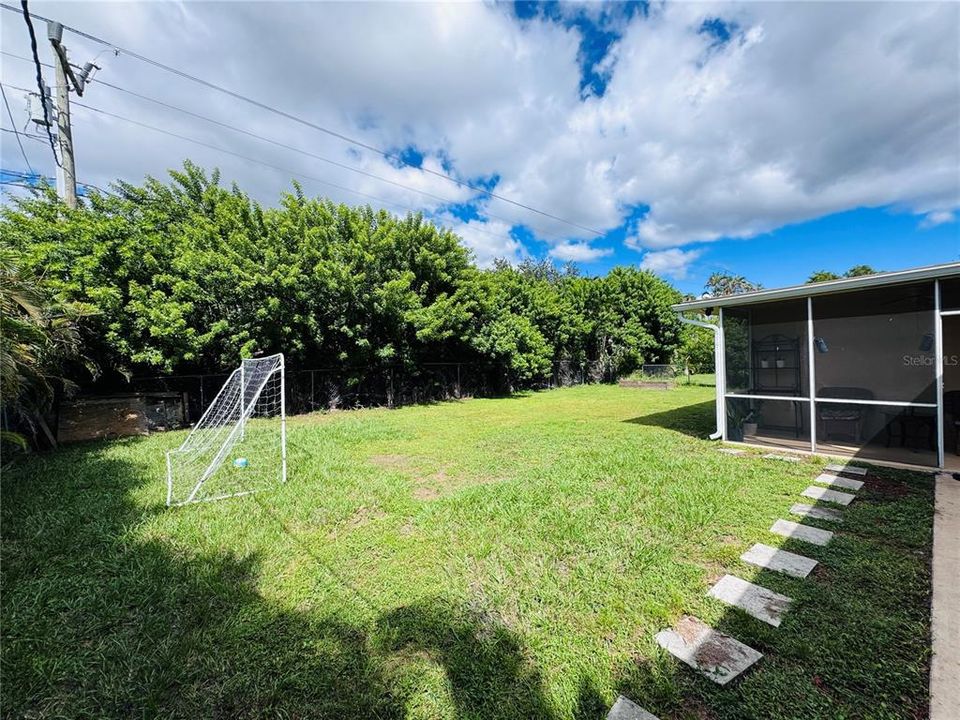 For Sale: $399,000 (3 beds, 2 baths, 1811 Square Feet)