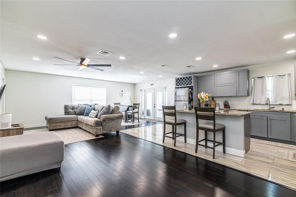 Active With Contract: $390,000 (3 beds, 2 baths, 1421 Square Feet)