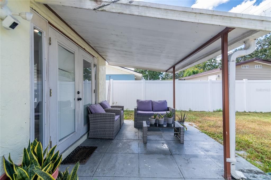 Active With Contract: $390,000 (3 beds, 2 baths, 1421 Square Feet)