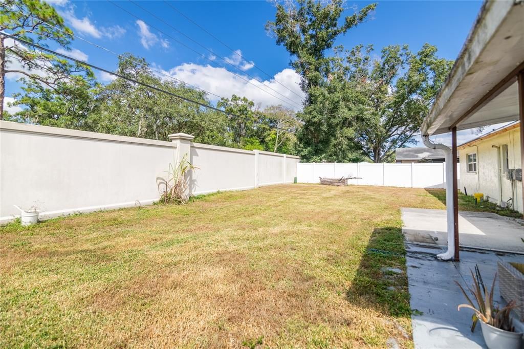 Active With Contract: $390,000 (3 beds, 2 baths, 1421 Square Feet)