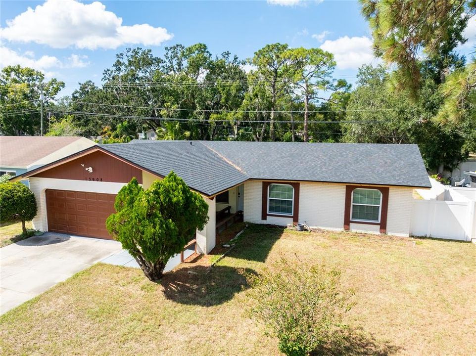 Active With Contract: $390,000 (3 beds, 2 baths, 1421 Square Feet)