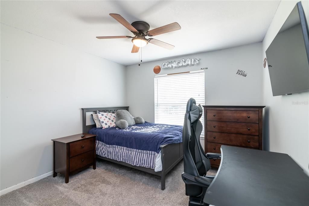 Active With Contract: $390,000 (3 beds, 2 baths, 1421 Square Feet)