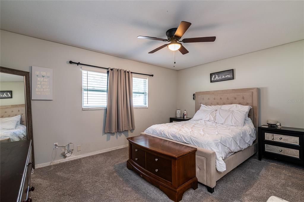 Active With Contract: $390,000 (3 beds, 2 baths, 1421 Square Feet)