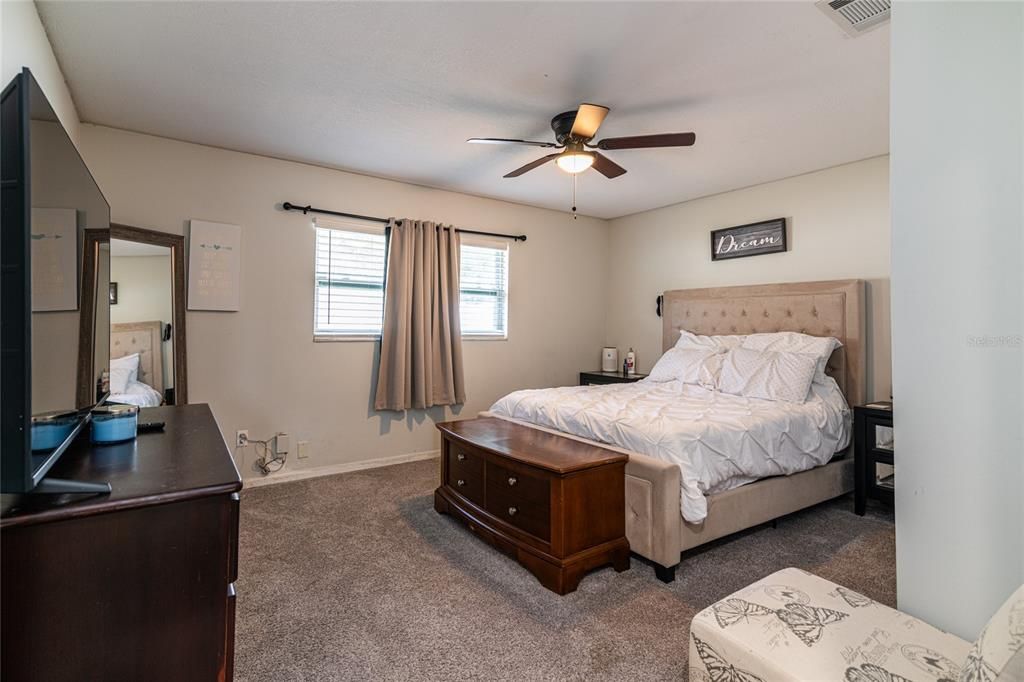 Active With Contract: $390,000 (3 beds, 2 baths, 1421 Square Feet)