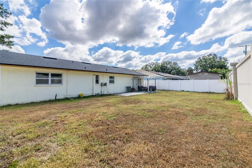 Active With Contract: $390,000 (3 beds, 2 baths, 1421 Square Feet)