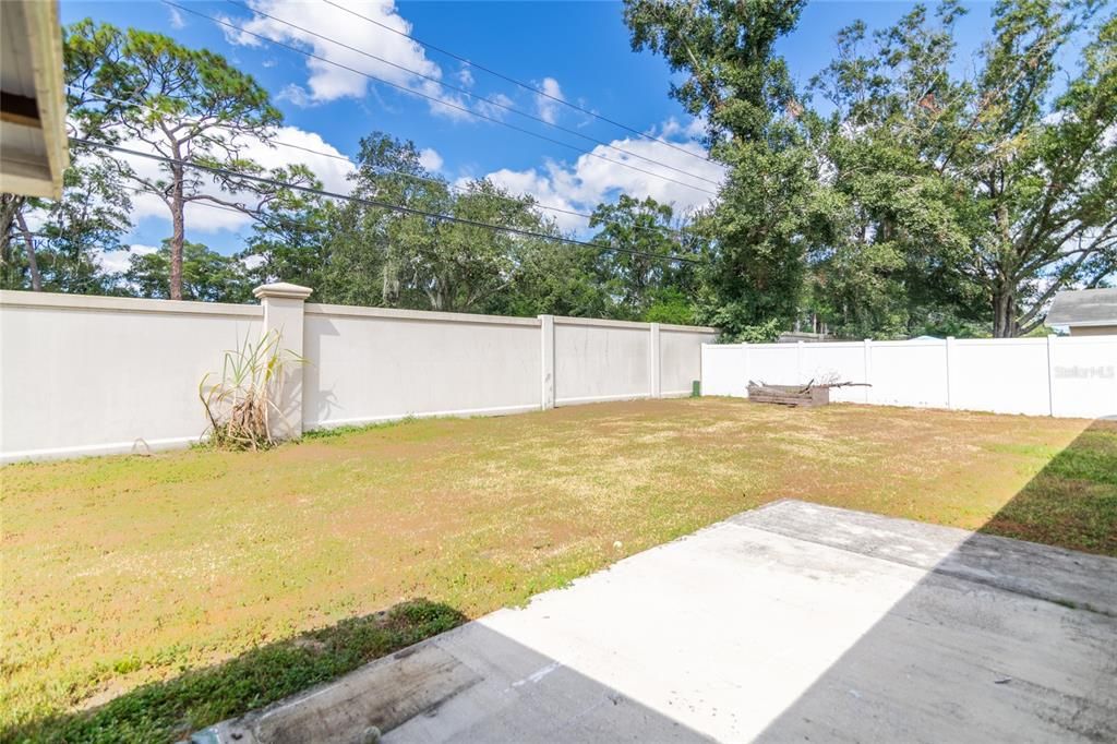 Active With Contract: $390,000 (3 beds, 2 baths, 1421 Square Feet)