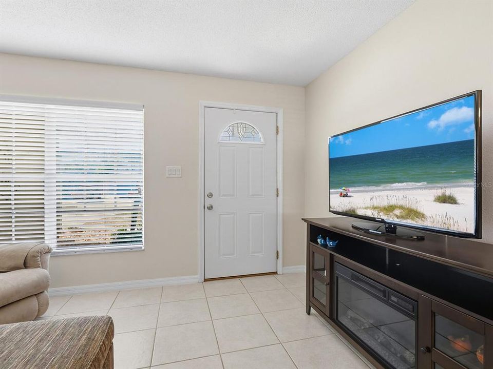 Active With Contract: $399,000 (3 beds, 2 baths, 1574 Square Feet)