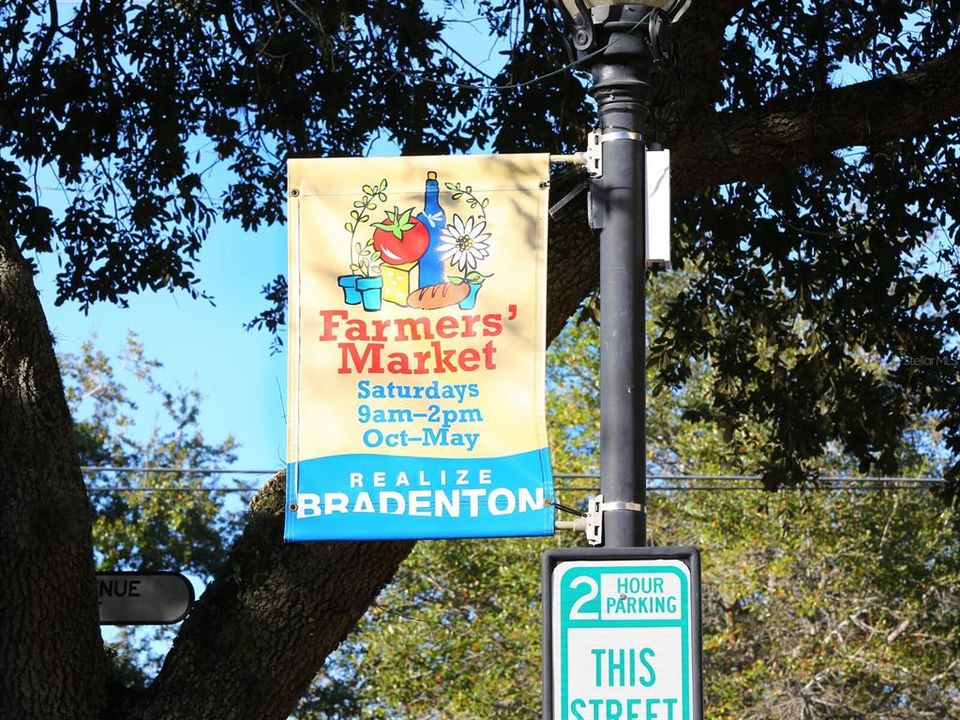 Active With Contract: $399,000 (3 beds, 2 baths, 1574 Square Feet)