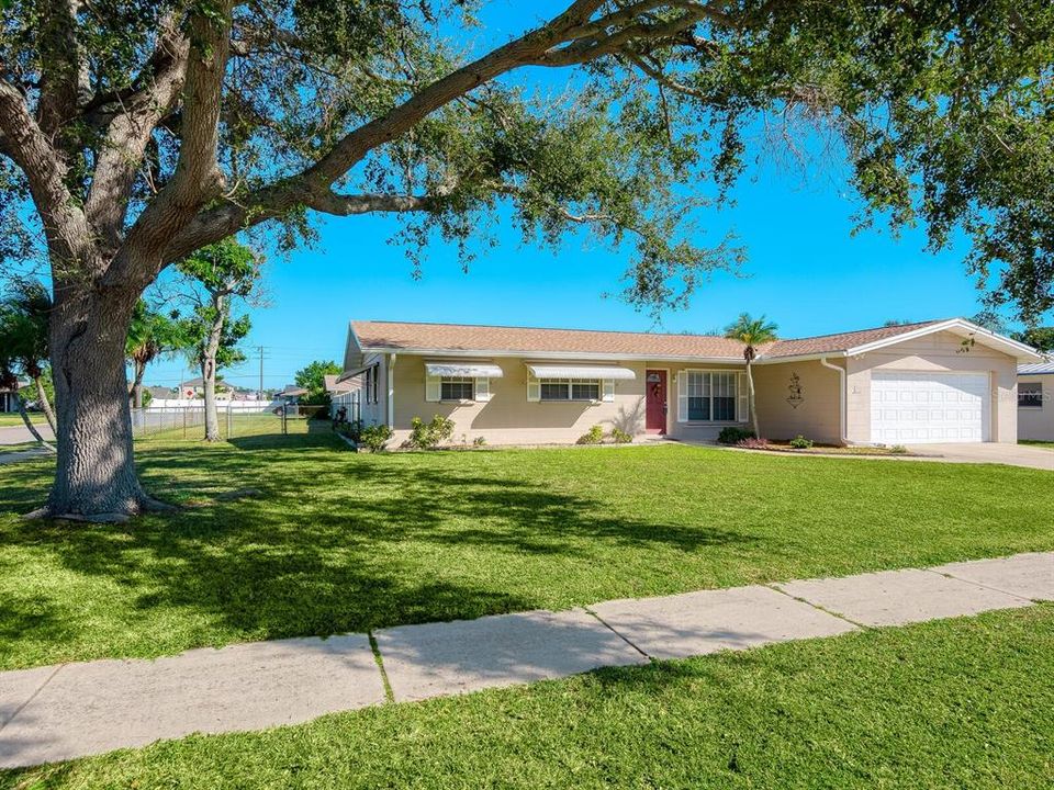 Active With Contract: $399,000 (3 beds, 2 baths, 1574 Square Feet)