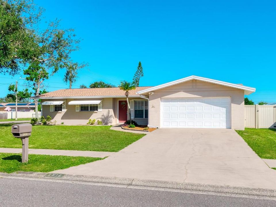 Active With Contract: $399,000 (3 beds, 2 baths, 1574 Square Feet)