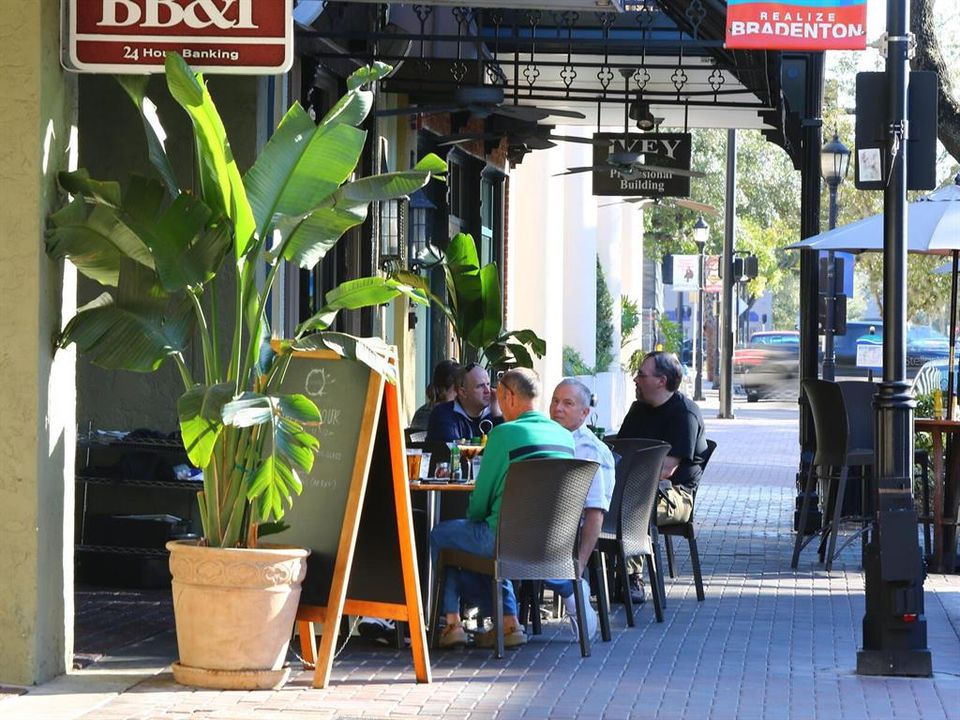 Active With Contract: $399,000 (3 beds, 2 baths, 1574 Square Feet)