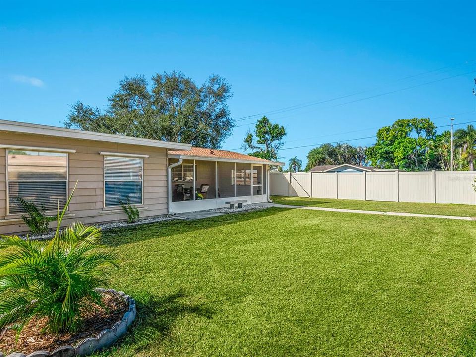 Active With Contract: $399,000 (3 beds, 2 baths, 1574 Square Feet)